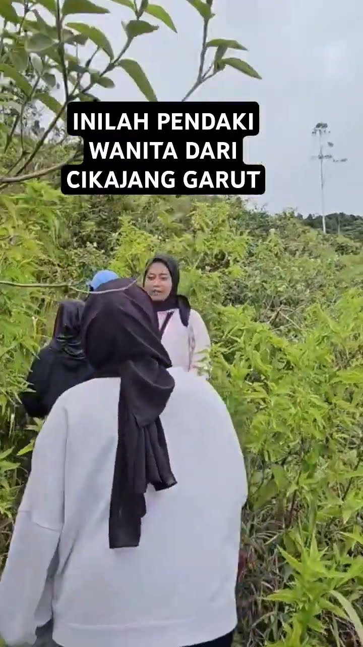 Pendakian Ke Batu Tumpang Cikajang